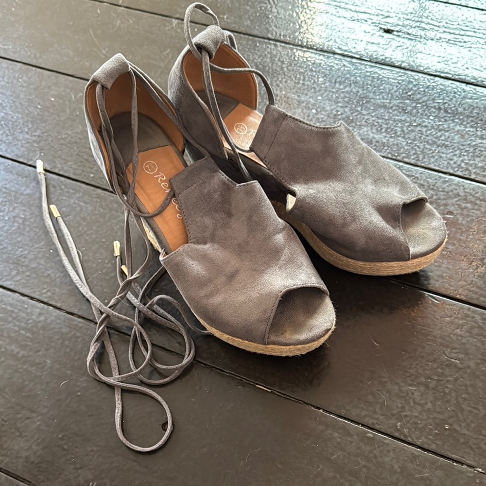 Gray Wedges